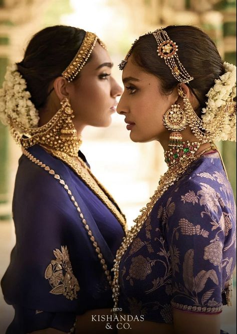 Big Gold Earrings, Bengali Bride, Bridal Poses, Indian Photoshoot, Jewelry Photoshoot, Bridal Jewelry Collection, Bridal Photoshoot, Indian Bridal Fashion, Bride Photography