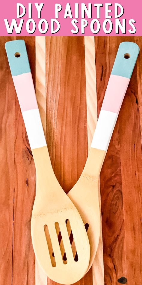 Painting Wooden Spoons Diy, Painted Wood Spoons, Wooden Spoon Diy, Ideas For Summer Camp, Painted Wooden Spoons, 2022 Christmas Gifts, Craft Room Organisation, Xmas Craft Ideas, Wooden Spoon Crafts