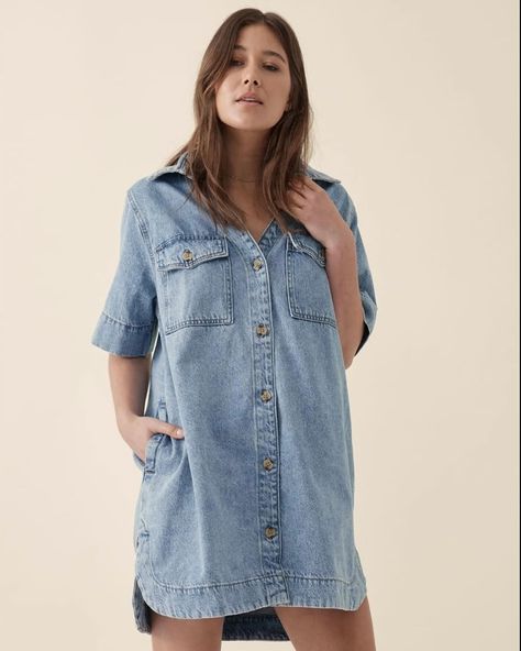 The Ceres Life Boxy Denim Dress - Blue Denim 💙 100% Organic Cotton 💙 Oversized Fit 💙 Ceres Life Brand Available online Shop > New Arrivals Boxy Dress, Tan Top, Womens Clothing Sizes, Wide Sleeves, Affordable Fashion, Hat Hairstyles, Dress Details, Vintage Denim, Holiday Outfits