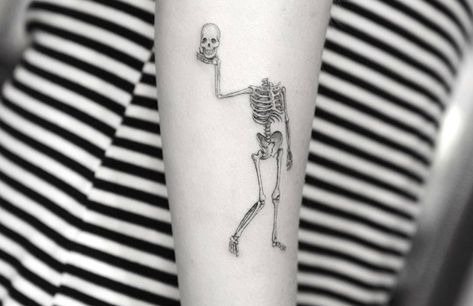 Spooky Tattoo Ideas, Small Spooky Tattoos, Eagle Back Tattoo, 13th Friday, Ace Of Spades Tattoo, Spade Tattoo, Friday The 13th Tattoo, Brain Tattoo, Finger Tats