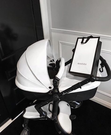 Baby Jordan Shoes, Black Crib, Baby Accesories, Classy Baby Shower, Cute Pregnancy Pictures, Baby Nursery Organization, Luxury Baby Gifts, Black Baby Boys, Baby Dior