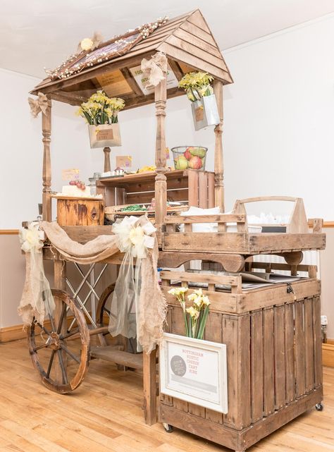 Wedding Candy Cart, Bar Mitzvah Decorations, Country Wedding Favors, Sweet Cart, Carousel Party, Wooden Cart, Sweet Carts, Candy Bar Wedding, Candy Station