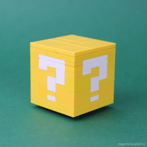 Building this Super Mario block is no mystery! [Instructions] Mario Mystery Block, Mario Block, Lego Mario, Amazing Lego Creations, Lego News, Game Machine, Building Tips, Lego Party, Building Instructions