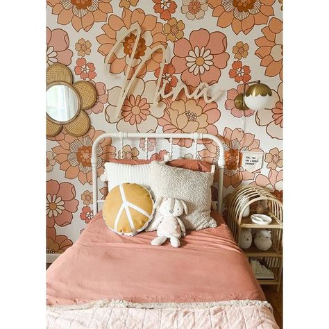 Retro Toddler Girl Room, Groovy Toddler Room, Groovy Girls Room, Retro Girls Bedroom, Retro Girls Room, Girl Room Makeover, 60s Bedroom Decor, Groovy Bedroom, Retro Kids Room