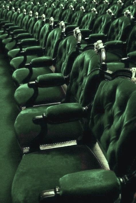 A Night At The Opera, Dark Green Aesthetic, Mean Green, Slytherin Aesthetic, Emerald City, Simple Green, Aesthetic Colors, World Of Color, Green Aesthetic