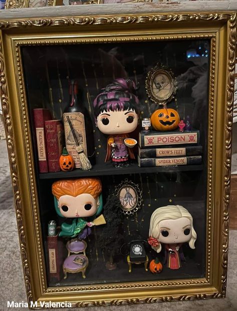 Horror Funko Pop Display, Mini Funko Pop Display Ideas, Shadow Box Decor Ideas, Harry Potter Shadow Box Ideas, Funko Pop Display Ideas Diy, Hocus Pocus Crafts Diy, Diy Hocus Pocus Decor, Figurine Display Ideas, Funko Pop Aesthetic