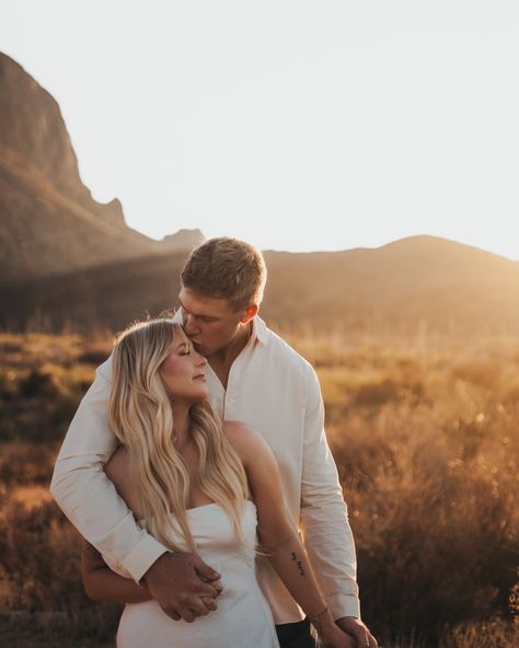 Mountain view couple/engagement photoshoot in the breathtaking Big Bend National Park. Captured by Keaton Atley is a travel photographer and is available for hire ANYWHERE! Engagement Mountain Photoshoot, Mountain Couple Photoshoot, Kat Singleton, Couple Engagement Photoshoot, Mountain Photoshoot, Mountain Couple, Fall Shoot, Outdoor Couple, Mammoth Lakes