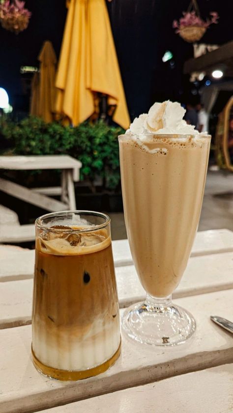 Iced Mocha Coffee, Tea Starbucks, Frappe Coffee, Macchiato Recipe, Ice Latte, Iced Mocha, Starbucks Inspired Ice Coffee, Mocha Coffee, Food Chocolate