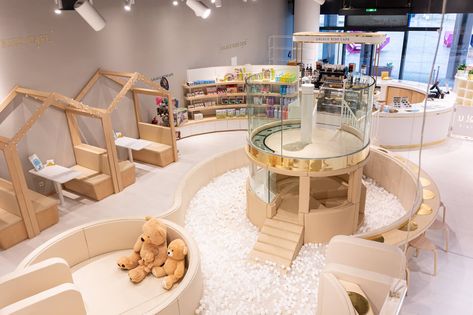 Dream Playroom Luxe, Soft Play Cafe Ideas, Cafe With Play Area, Soft Play Cafe, Cafe Playhouse, Kids Cafe Ideas, Play Cafe Ideas, Kids Cafe Interior, Indoor Play Cafe