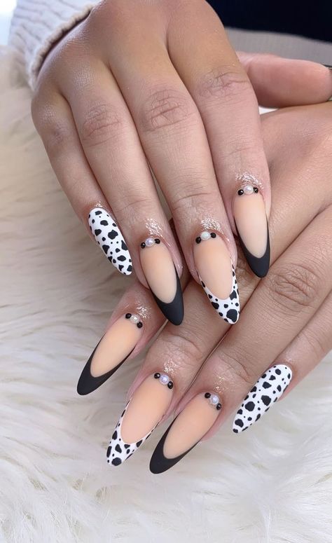 Cow-print manis are a moo-d. #schickhydrosilk #ad Simple Nail Ideas Spring, Summer Nail Inspiration Simple, Long Almond Nail Designs, Simple Nails Winter, Almond Nail Inspiration, Nail Inspiration Simple, Ideas Nails Summer, White Nail Art Ideas, Nails Design Simple