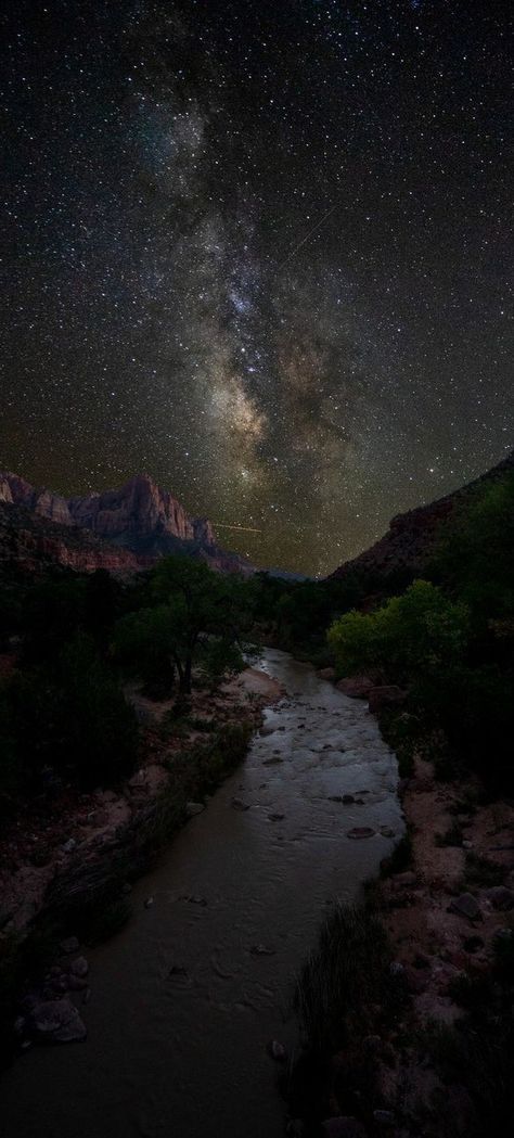 Aesthetic Stars Wallpaper, Stars Wallpaper Iphone, Night Time Nature, Aesthetic Stars, Soothing Images, Zion Utah, Milky Way Photography, Relaxation Station, Night Sky Photography