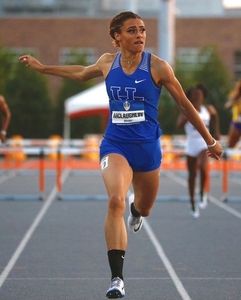 Track And Field Aesthetic Hurdles, Hurdling Aesthetic, Track Medals, Track Aesthetic, Sports Aesthetics, Hurdles Track, 100m Hurdles, Sydney Mclaughlin, 400m Hurdles