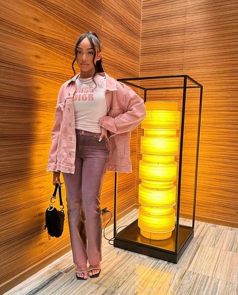 Jodie Woods ✨ (@jodiewoods) • Instagram photos and videos Jodie Woods Outfits, Woods Outfit, Jodie Woods, Girl Fits, Fly Girl, Fall Fits, Roberto Cavalli, Fashion Sense, Vintage Dior