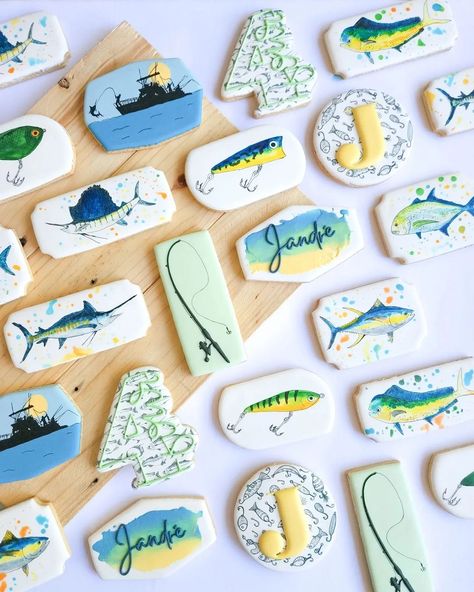 ᴄᴏᴏᴋɪᴇꜱ & ᴍᴏʀᴇ ʙʏ ɴᴀᴛᴀꜱʜᴀ on Instagram: “A deep sea fishing expedition for Jandré's 4th birthday! 🐟🦈🎣 Loved using a mix of watercolour and normal iced cookies in this set!…” Fishing Cookies, Thank You Cookies, Fish Cookies, Beach Cookies, Fishing Birthday Party, Cookies Birthday, Best Apple Pie, Dads Birthday, Crazy Cookies