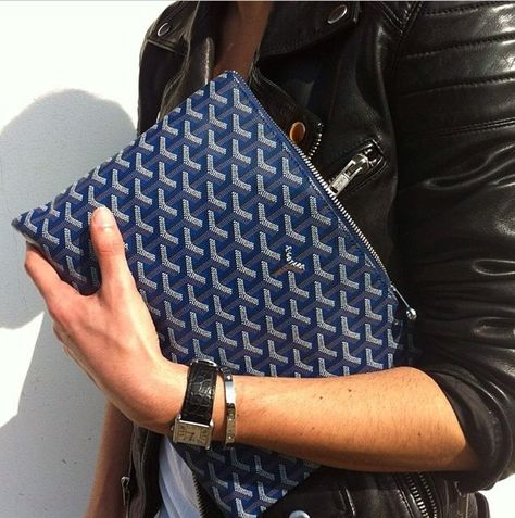 envelope clutch Goyard Clutch Outfit, Clutch Purse Outfit, Goyard Clutch, Goyard Pouch, Goyard Handbags, High End Handbags, Goyard Tote, Goyard Bag, Cartier Tank