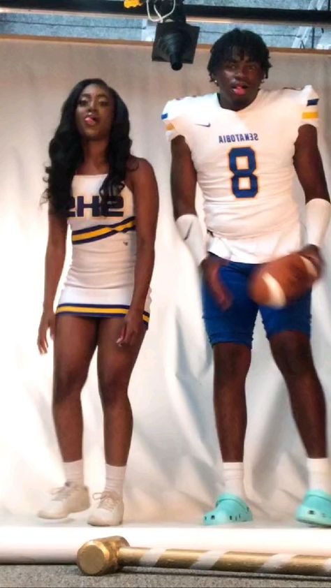 Football And Cheerleader Couples, Cheer Couples, Black Cheerleaders, Black Relationship Goals, Cheer Outfits, Cheer Girl, Cute Couple Outfits, Black Love Couples, Couple Goals Teenagers