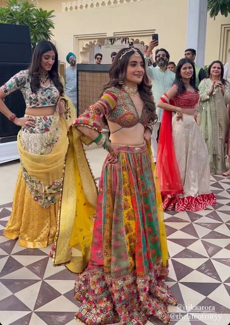 Multicolored Lehenga, January Dress, Shaadi Outfits, Bridal Boutique Interior, Indian Fits, Draping Ideas, Indian Wedding Theme, Traditional Aesthetic, Skirt Ideas