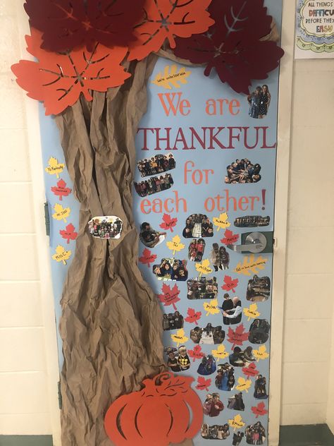 Office Door Fall Decorations, School Spirit Door Decorating Contest, Thanksgiving Door Decorations For Office, Thankful Door Decorations Classroom, Fall Office Door Decorating Contest, Fall Office Door Decorations, Fall Door Decorating Contest Ideas, Fall Door Decorating Contest, Fall Door Decorations For Office