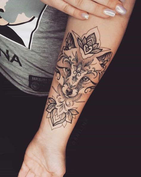 Fox Forearm Tattoo, Japanese Fox Tattoo, Small Fox Tattoo, Animal Lover Tattoo, Fox Tattoo Design, Inner Forearm Tattoo, Framed Tattoo, Petit Tattoo, Mom Tattoo Designs