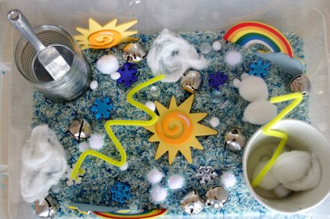 Weather Sensory Bin                                                                                                                                                                                 More Season Sensory Bin, March Sensory Bin, Weather Sensory Bin, Weather Sensory, April Preschool, Weather Lessons, Preschool Weather, Sensory Tubs, Weather Crafts