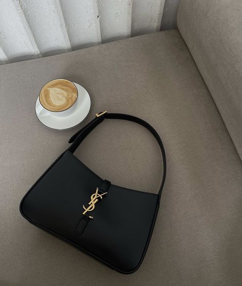 Sac Yves Saint Laurent, My Style Bags, Luxury Bags Collection, Aesthetic Bags, Handbag Essentials, Girly Bags, Yves Saint Laurent Bags, Manifestation Board, كريستيانو رونالدو