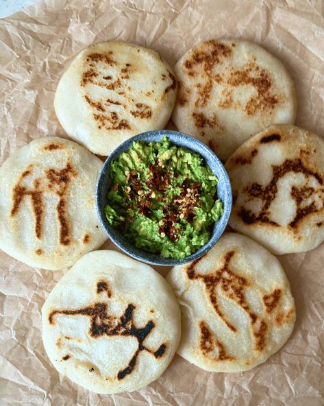 Colombian Arepas Colombian Arepas Recipe, Colombian Arepas, Arepas Recipe, Colombian Recipes, Colombian Cuisine, Fried Beans, Chowder Soup, Griddle Cooking, Colombian Food