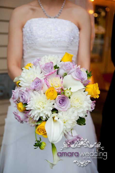 Cascade bridal bouquet using Dalia, Roses & Calla Lilies #Vancouver #wedding Bouquet Design & Photography by www.amarawedding.com Cascade Bridal Bouquet, White Calla Lilies, Roses Yellow, Cascading Bridal Bouquets, Purple Lily, Flower Purple, Floral Trends, Bouquet Ideas, Vancouver Wedding