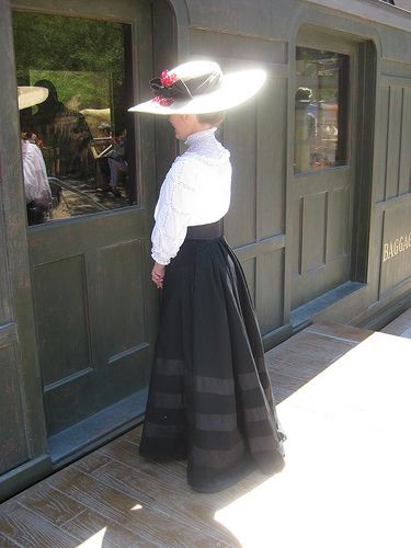 Victorian Walking Skirt, History Dress, Victorian Outfit, Edwardian Skirt, Walking Skirt, 1900 Fashion, Cosplay Inspiration, Victorian Costume, Edwardian Dress