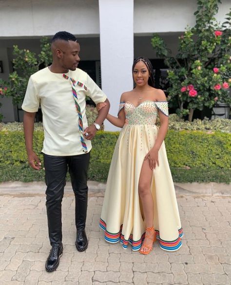 Couple Traditional Outfits African, Pedi Traditional Dresses, Modern Xhosa Attire, Pedi Dresses, Sepedi Traditional Attire, Black Feminity, Xhosa Traditional Dresses, Pedi Traditional Attire, Sepedi Traditional Dresses