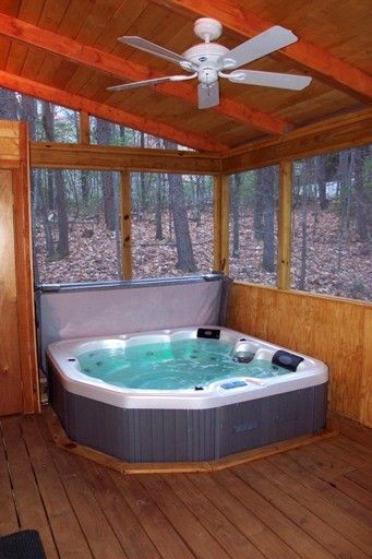 Homemade Hot Tub, Diy Hot Tub Ideas, Jacuzzi Room, Georgia Cabins, Indoor Hot Tub, Hot Tub Room, Hot Tub Patio, Helen Georgia, 4 Season Room