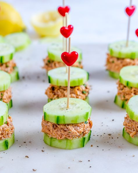 Recept Sandwiches, Tuna Cucumber, Refreshing Summer Recipes, Best Holiday Appetizers, Clean Lunches, Party Bites, Cucumber Slices, Cucumber Bites, Cocktail Party Food