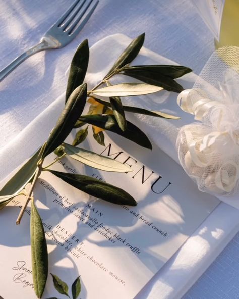 Wedding planning: @salinaorazweddings Venue: @masseria_lecerase Flowers: @flower_queen_italy Photo: @fabioingegno_ph #weddingplannerpuglia #weddingdecor #matrimonio #puglia #weddingday #weddingitaly #wedding #italy #matrimonio #decor #design Puglia Wedding, Sicily Wedding, Epic Wedding, Wedding Tables, Italy Photo, Italy Wedding, Puglia, Wedding Table, Wedding Planner