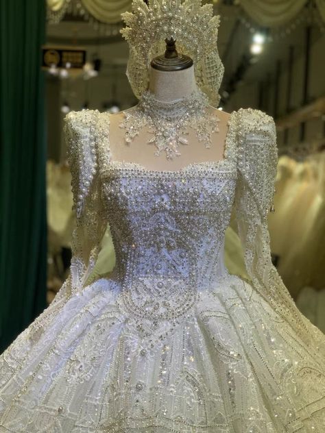 Luxury Long Sleeve French Court Wedding Dress Big Long Trian Wedding Gown YFSN26 - Etsy Royalty Wedding Dress, Ballroom Wedding Dress, Court Wedding Dress, Royalty Wedding Theme, Wedding Dress Big, Antique Inspired Wedding, Wedding Dress Royal, Luxury Gown, Ballroom Wedding Dresses