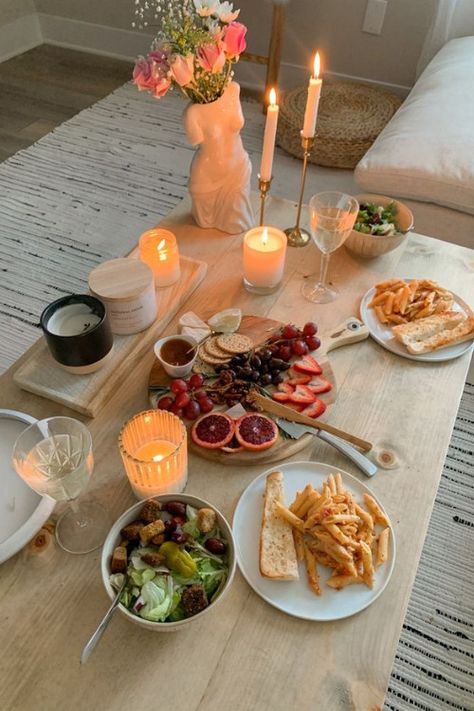 36 Ridiculously Rad Date Night Ideas At Home That Don't Suck! Fancy Date Night Dinner At Home, Date Night At Home Charcuterie, Pasta Night Table Setting, Date Night Table Decor, Date Night Setup At Home, Pasta Night Aesthetic, Romantic At Home Dinner, Pasta Date Night, Indoor Picnic Date