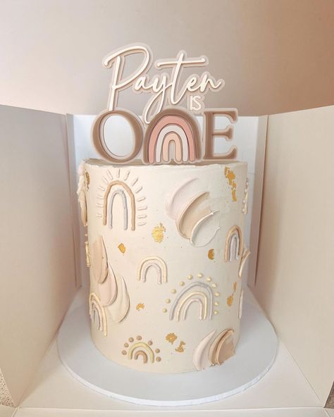 📸 augustandoakcake [IG] Isn’t She Onederful Smash Cake, Boho Smash Cake Girl, Boho Rainbow Smash Cake, Onederful Cake, Onederful Birthday Cake, Bolo Boho, Neutral Rainbow 1st Birthday Party, Boho Rainbow Cake, Boho Rainbow Theme Cake