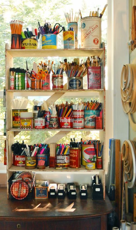 Studio Seni, Home Art Studios, Rangement Art, Ruangan Studio, Arts And Crafts Storage, Art Studio Space, Art Supplies Storage, Art Studio Organization, Art Studio Room