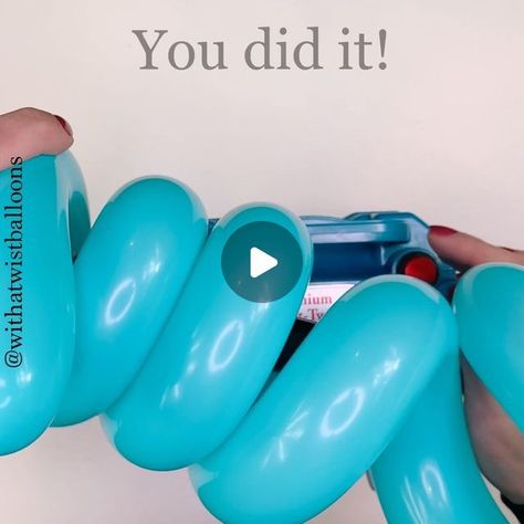 How To Curl 260 Balloons, Curl Balloons, How To Twist Balloons, How To Curl Long Balloons, How To Curl Balloons, Twisty Balloons Tutorials, Twisting Balloons Tutorials, Balloon Column Patterns, Balloon Twisting Tutorial