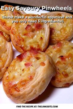 Pinwheels Appetizers, Savoury Slice, Pin Wheels, Pinwheel Recipes, Party Appetizers Easy, Savory Appetizer, Party Appetizer, Puff Pastry Recipes, Easy Appetizer Recipes