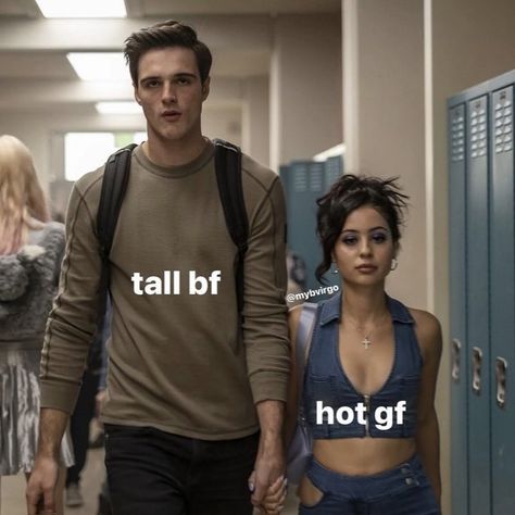 Tall Bf Short Gf, Tall Bf, Tall Boyfriend Short Girlfriend, Elite Aesthetics, Tall Boyfriend, Short Couples, Gf Memes, Resident Evil Funny, Romantic Books