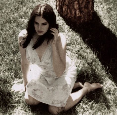 lana del rey The Grass, Lana Del Rey, You Never, White Dress, Tumblr, Art