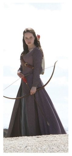 Susan's purple dress Narnia Dresses, Susan Pevensie, Anna Popplewell, The Chronicles Of Narnia, Bow And Arrow, Medieval Clothing, Chronicles Of Narnia, Least Favorite, Narnia