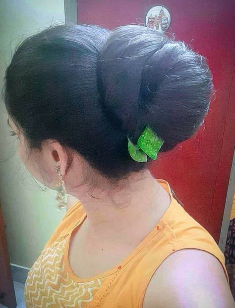 Bun Looks, Indian Hair Cuts, Long Ponytail Hairstyles, Indian Long Hair Braid, Long Indian Hair, Big Bun Hair, Beautiful Buns, Big Bun, Long Hair Pictures