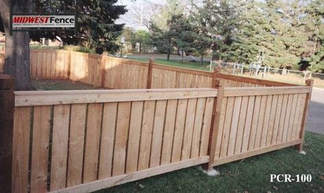 Short Cedar Fence, Wood Fence On Slope, 4ft Wood Fence Ideas, Front Yard Wood Fence, Wood Picket Fence Ideas, 4 Foot Wood Fence Ideas, Vertical Fencing, Vertical Fence, Short Fence