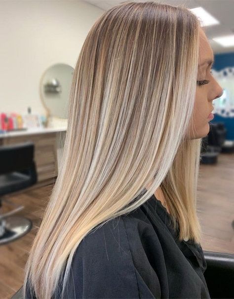 Dirty Blonde Hair Straight, Blonde Hair With Blonde Highlights, Botox Tips, Highlights On Dirty Blonde Hair, Blonde Hair Straight, Blond Beige, Baylage Hair, Hair With Blonde Highlights, Brunette Girls