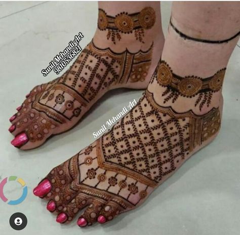 Mehedi Degins For Foot, Mehndi Designs Foot Bridal, Pairo Me Mehndi, Foot Bridal Mehndi Designs, Simple Mehndi Designs Leg, Pag Mehndi Designs, Mehandi Designs For Legs Simple, Leg Mehndi Designs Simple Easy, Mehndi Designs Check