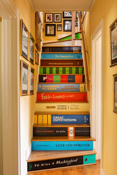 Book Staircase, Book Stairs, Casa Rock, Painted Staircases, Stair Case, Painted Stairs, Home Goods Decor, Cottage Design, Staircase Design