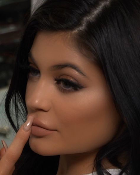 Kylie Jenner 18th Birthday Makeup, Kylie 18th Birthday, Kylie Jenner Birthday Makeup, Kylie Jenner 18th Birthday, Kylie Jenner 21st Birthday, 18th Birthday Makeup, Kylie Jenner Birthday, Birthday Makeup Looks, Birthday Look