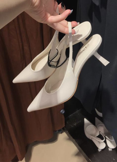 #shoes #shopping #white #highheels #zara #styleinspiration #inspiration #styleideas #aesthetic Zara White Heels, Zara Shoes 2024, Shoes Heels Prom, Prom Outfit, Heels Prom, Prom 2024, Zara Heels, White High Heels, Shoes Shopping