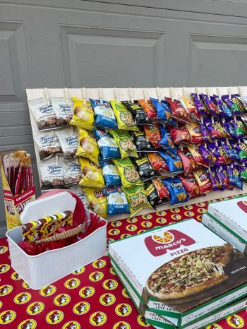 The Best Gas Station-Themed Birthday Party: Buc-ee’s! Snack Themed Birthday Party, 7/11 Party Theme, Food Truck Birthday Party, Bucees Party, Gas Station Themed Party, Gas Station Birthday Party, Gas Station Party, Buccees Birthday Cake, Buccees Party