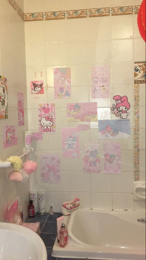 Cutecore Bathroom, Sanrio Bathroom, Aesthetic Bathroom, Pink Bathroom, Bathroom Designs, House Inspo, Corner Bathtub, Future House, Room Makeover